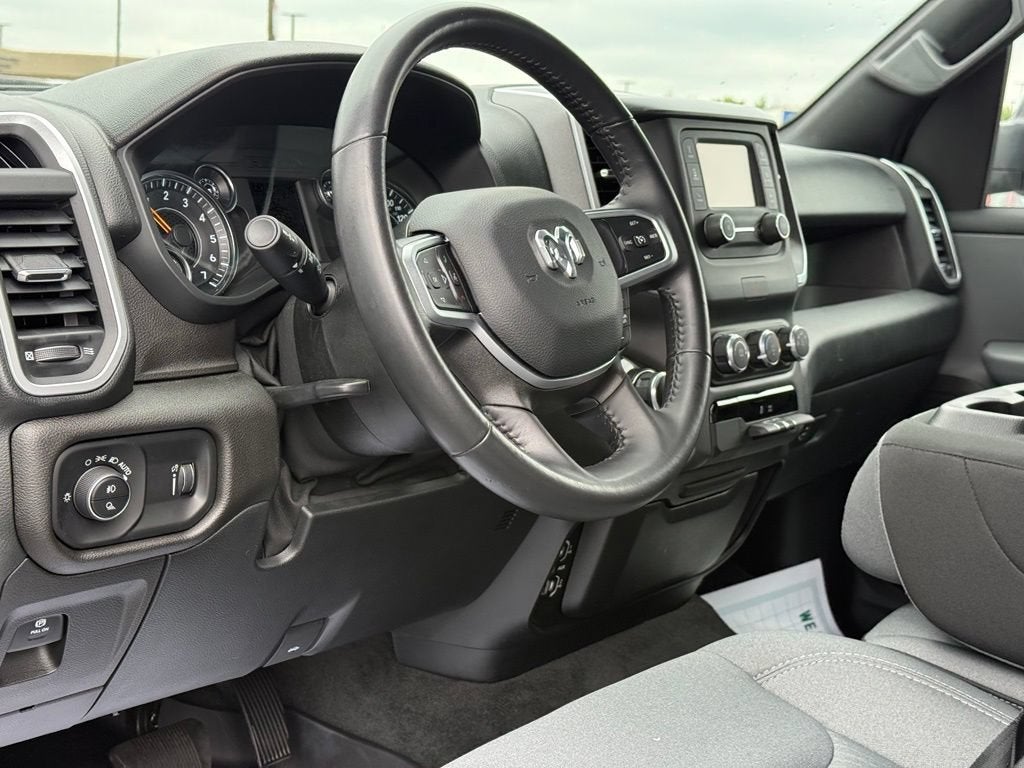 2022 RAM 1500 Big Horn Crew Cab 4x4 5'7" Box