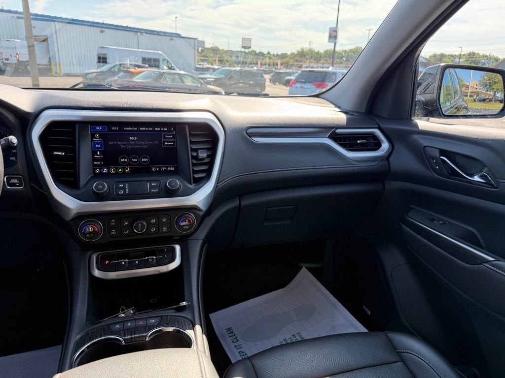 2023 GMC Acadia SLT