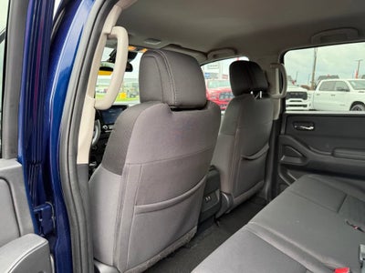 2022 Nissan Frontier Crew Cab SV 4x4