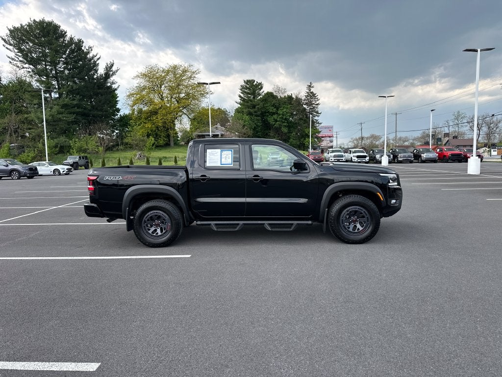2025 Nissan Frontier Crew Cab PRO-4X 4x4