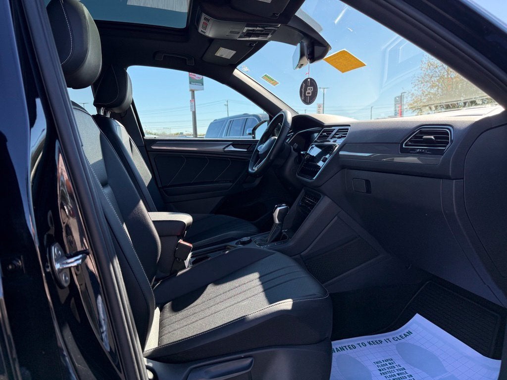 2023 Volkswagen Tiguan 2.0T SE R-Line Black