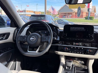 2024 Nissan Pathfinder SL 4WD