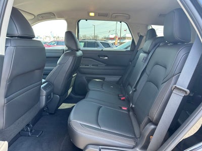 2025 Nissan Pathfinder SL 4WD