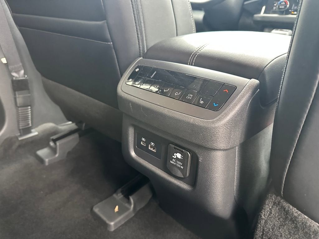 2023 Nissan Pathfinder Platinum 4WD