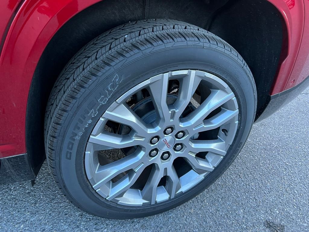 2025 GMC Acadia Denali