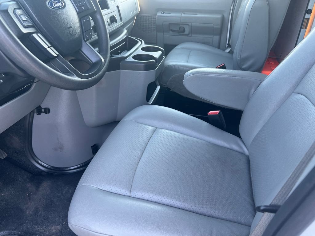 2024 Ford E-Series Cutaway E-350