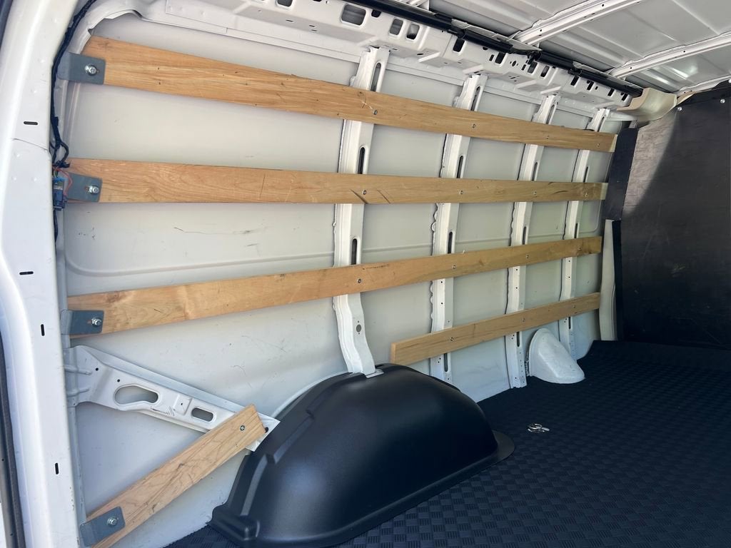 2024 Chevrolet Express Cargo 2500 WT