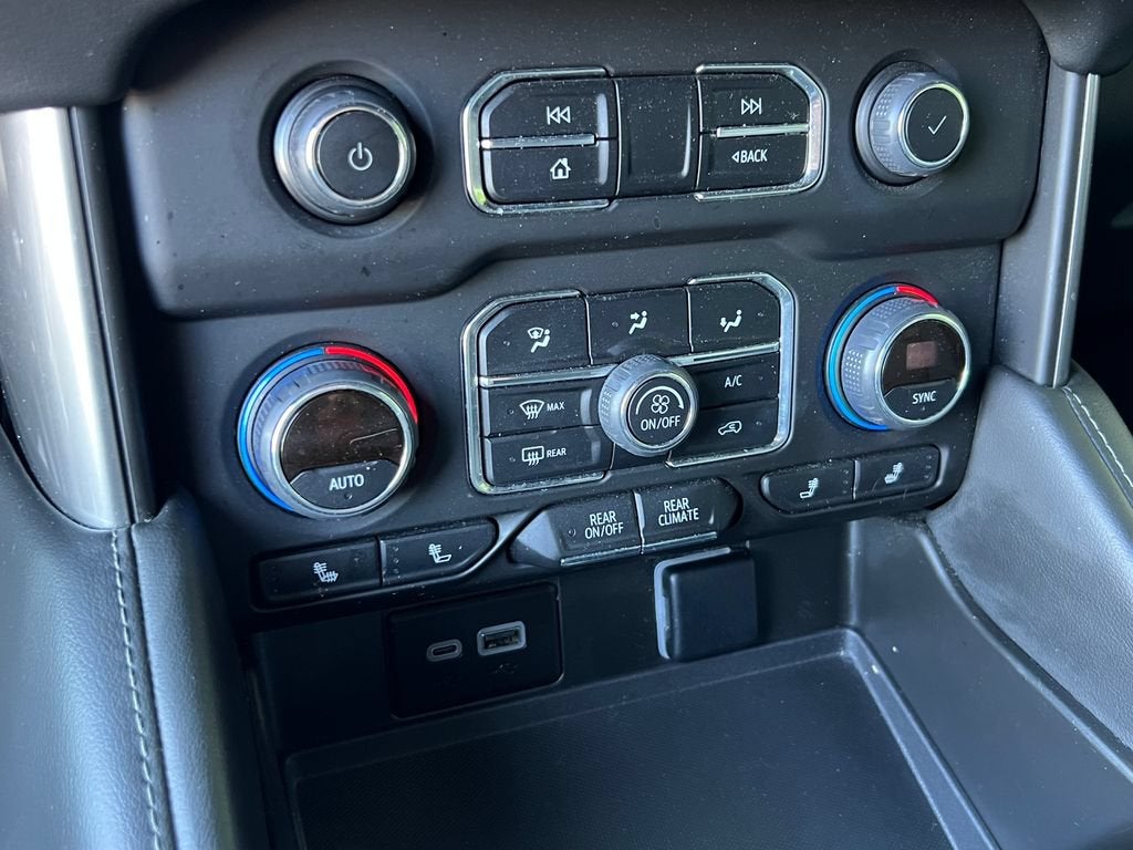 2024 Chevrolet Suburban LT