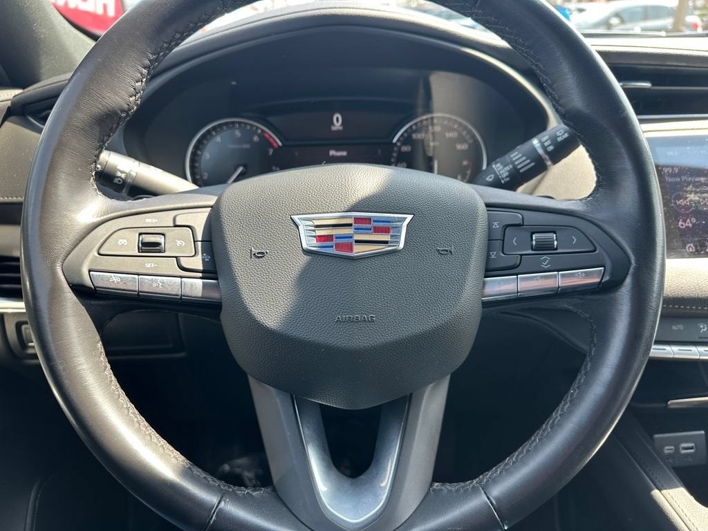 2023 Cadillac XT4 Premium Luxury