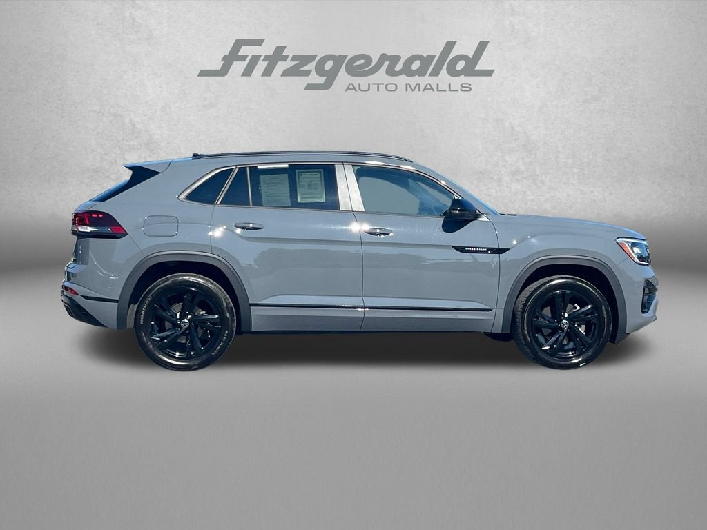 2025 Volkswagen Atlas Cross Sport 2.0T SEL R-Line Black