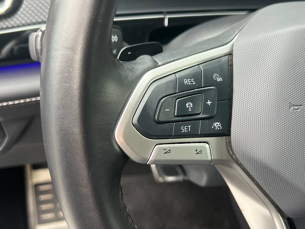 2024 Volkswagen Atlas Cross Sport 2.0T SEL Premium R-Line