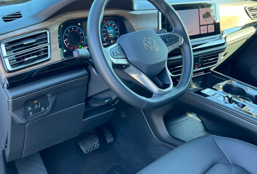 2024 Volkswagen Atlas 2.0T SE w/Technology
