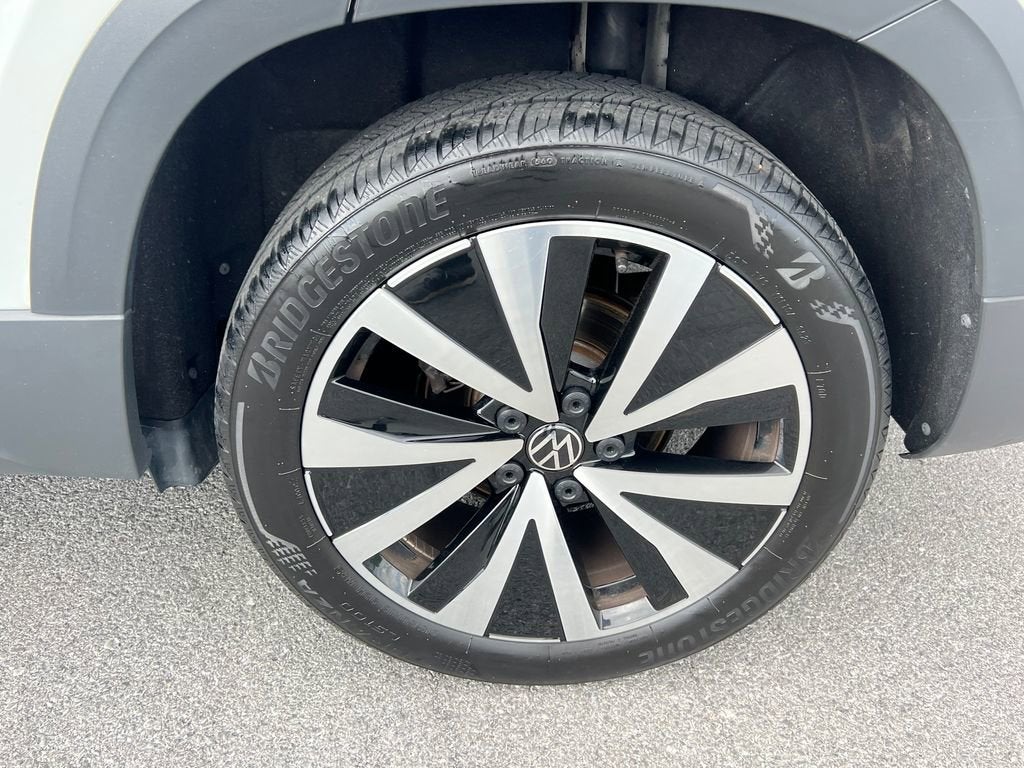 2024 Volkswagen Taos SE