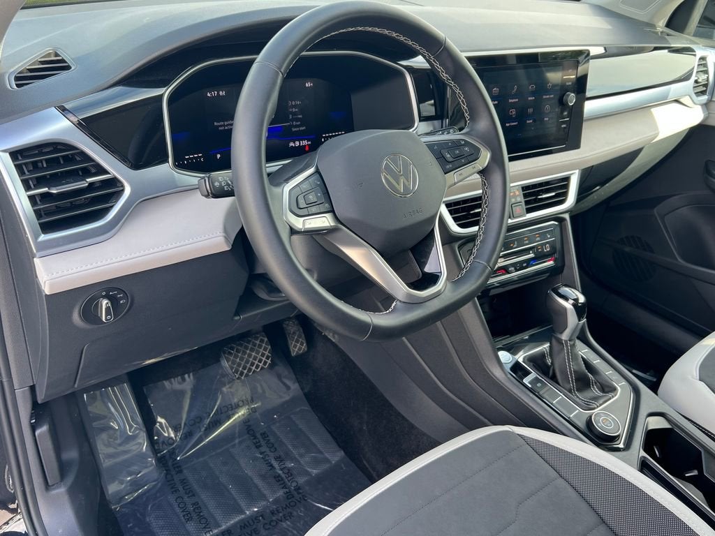 2025 Volkswagen Taos SE