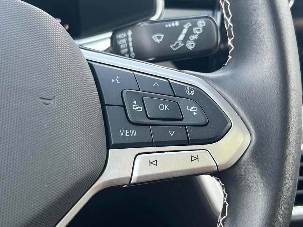 2025 Volkswagen Taos SE