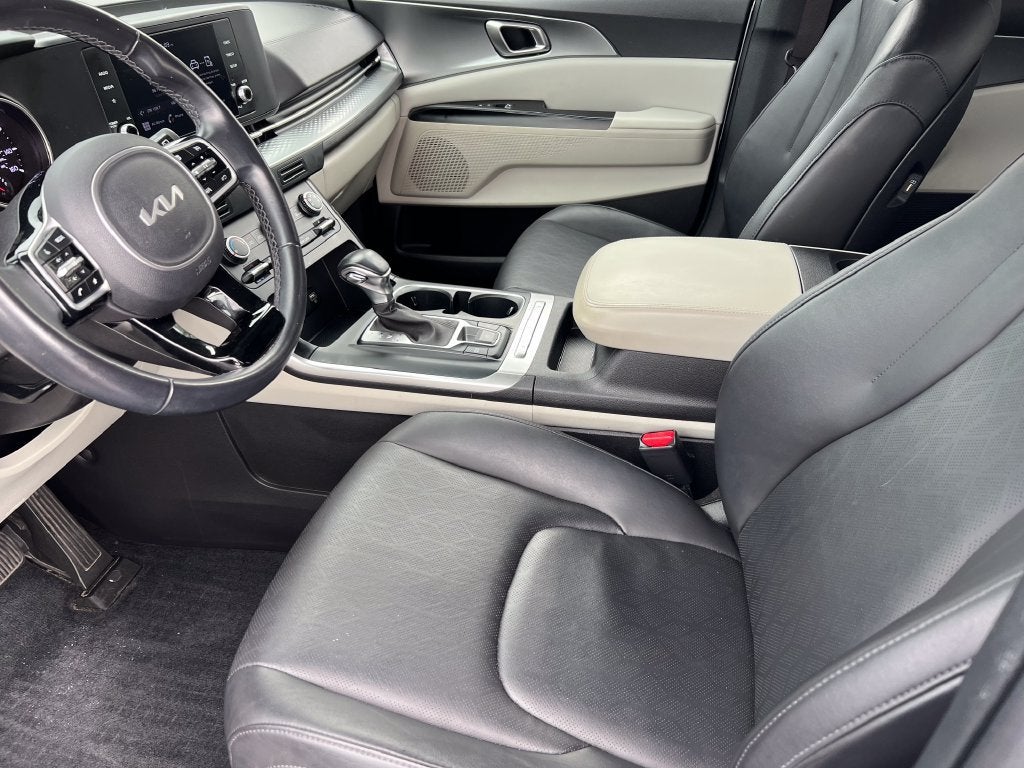 2023 Kia Carnival LX