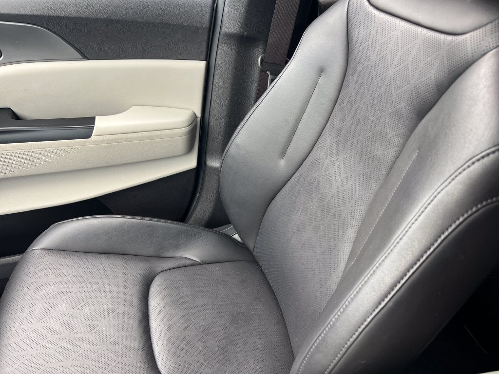 2023 Kia Carnival LX