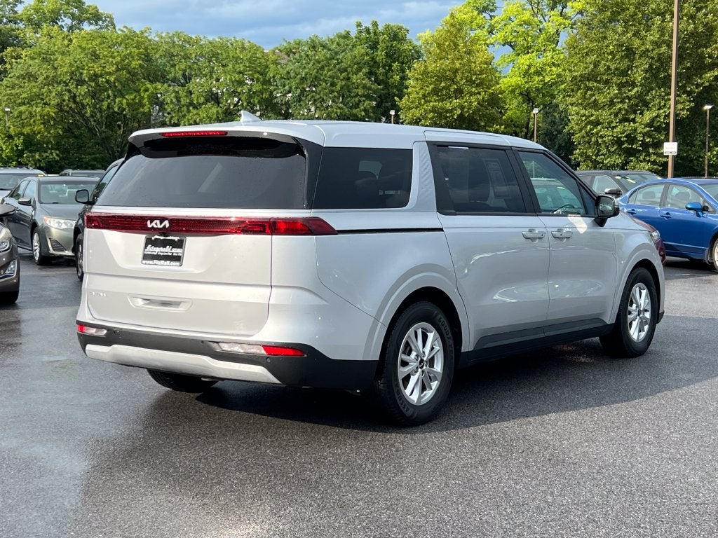2023 Kia Carnival LX