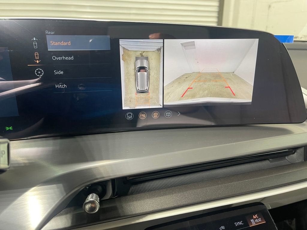 2026 Cadillac VISTIQ Luxury