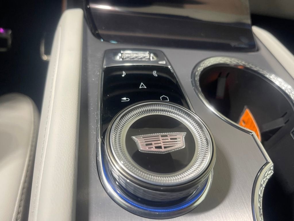 2026 Cadillac VISTIQ Luxury