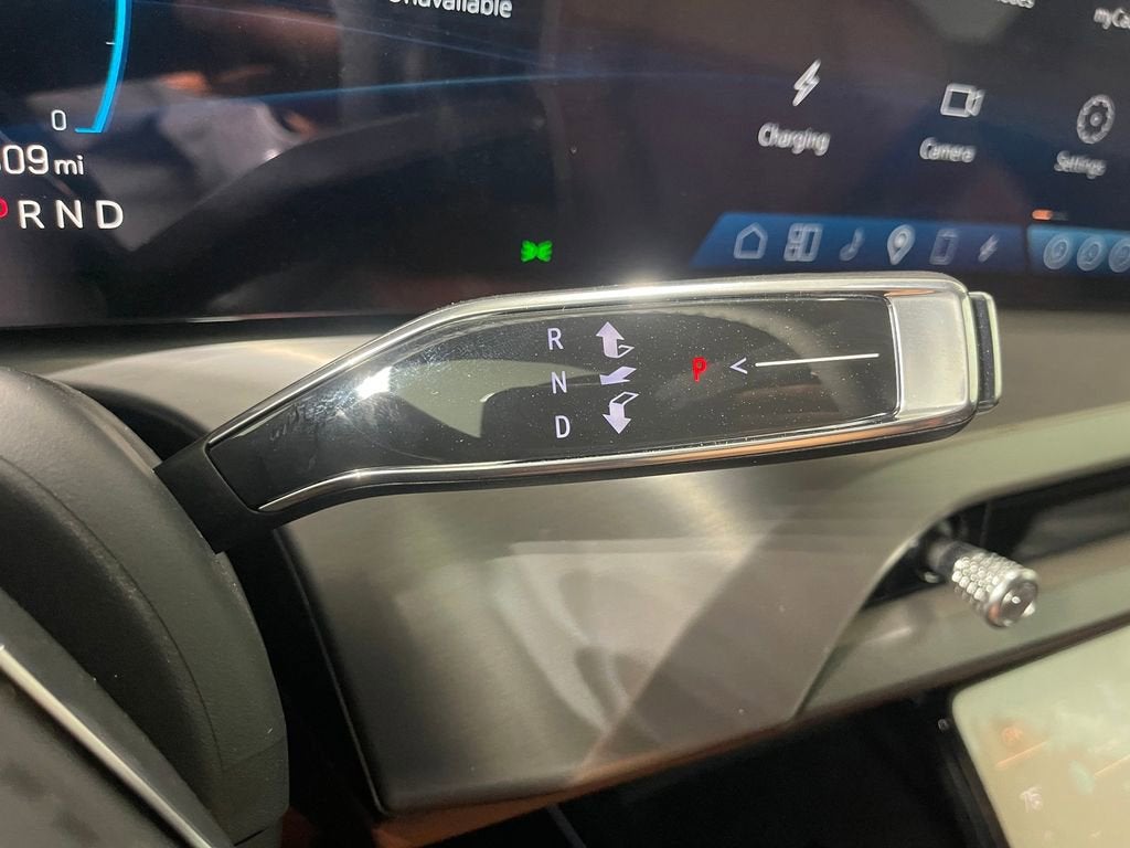 2026 Cadillac VISTIQ Platinum