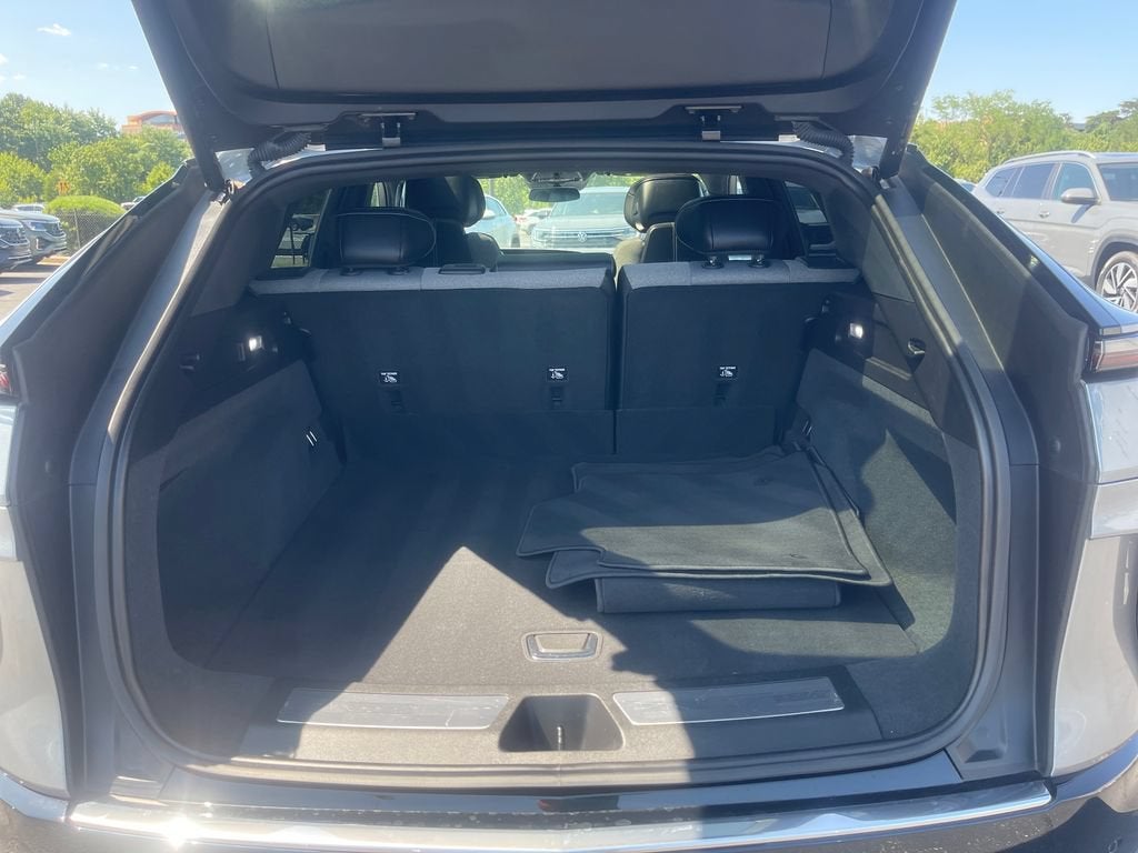 2024 Cadillac LYRIQ Tech