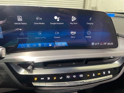 2025 Cadillac LYRIQ Luxury 2