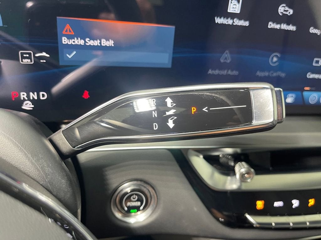 2025 Cadillac LYRIQ Luxury 2