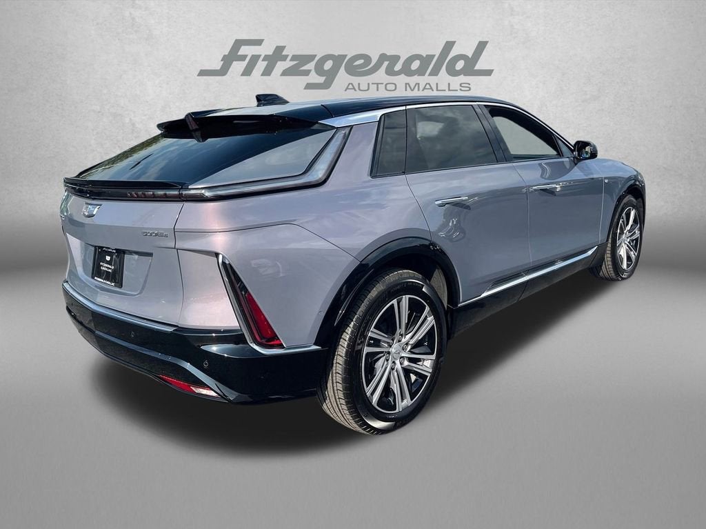 2025 Cadillac LYRIQ Luxury 2