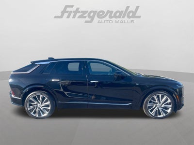 2025 Cadillac LYRIQ Luxury 3