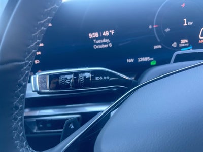 2025 Cadillac LYRIQ Luxury 3