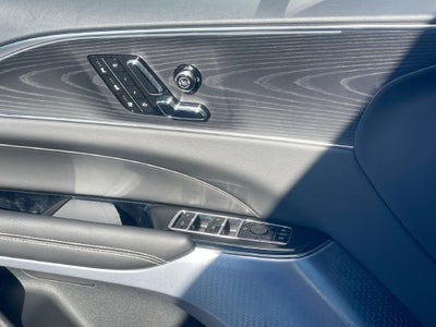 2025 Cadillac LYRIQ Luxury 3