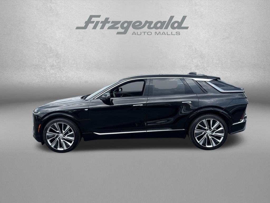 2025 Cadillac LYRIQ Luxury 3
