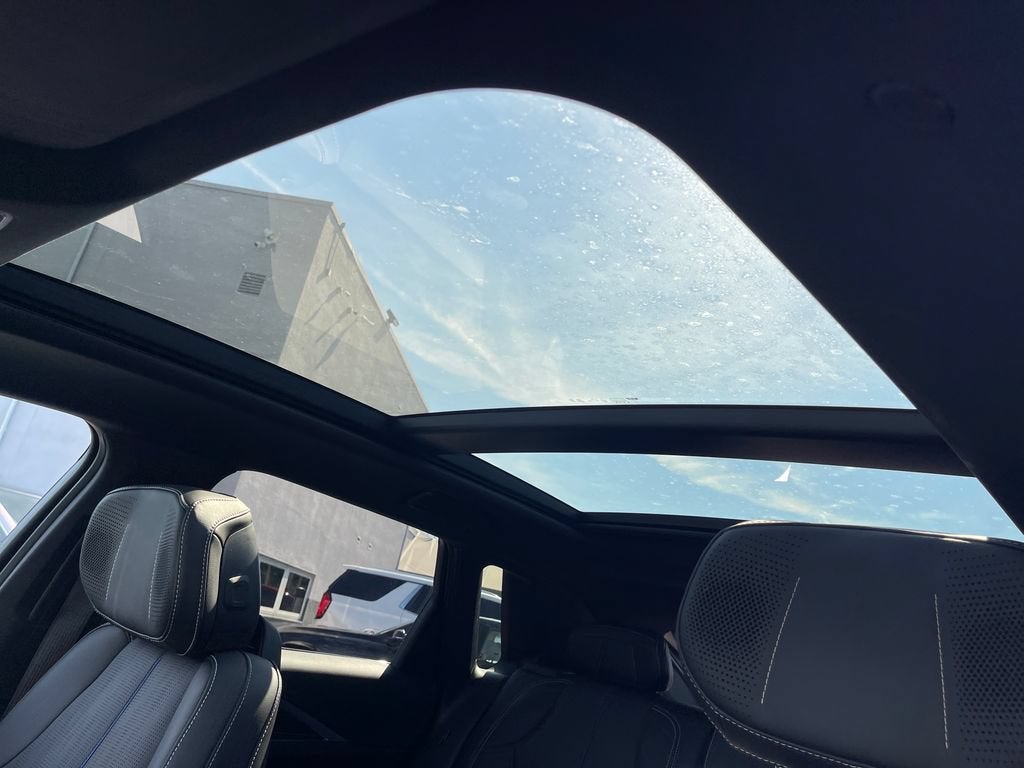 2025 Cadillac LYRIQ Luxury 3