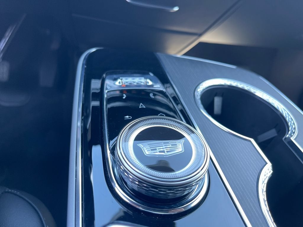 2025 Cadillac LYRIQ Luxury 3