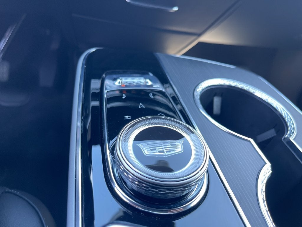 2025 Cadillac LYRIQ Luxury 3