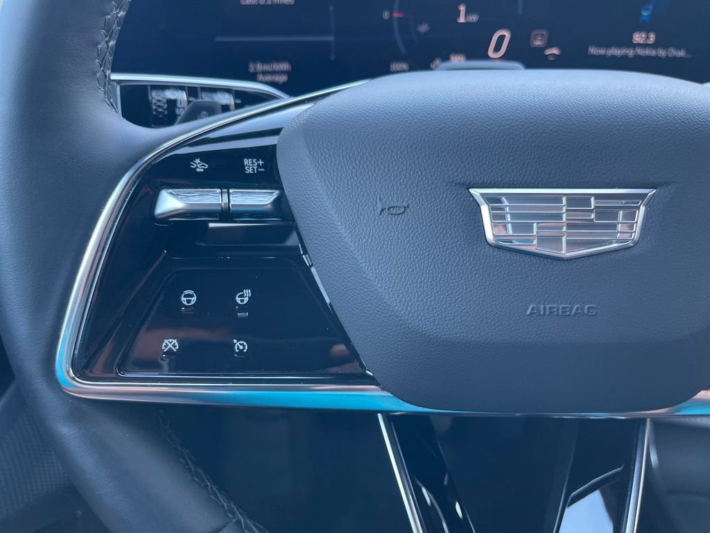 2025 Cadillac LYRIQ Luxury 3