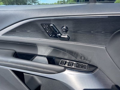 2025 Cadillac LYRIQ Luxury 3