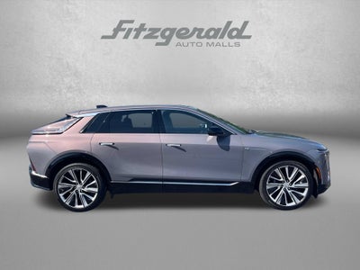 2025 Cadillac LYRIQ Luxury 3