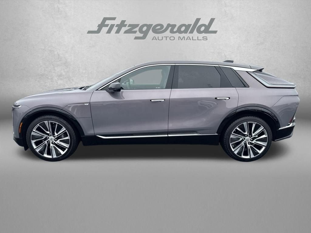 2025 Cadillac LYRIQ Luxury 3