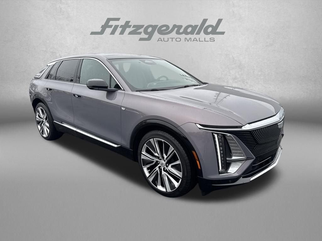2025 Cadillac LYRIQ Luxury 3
