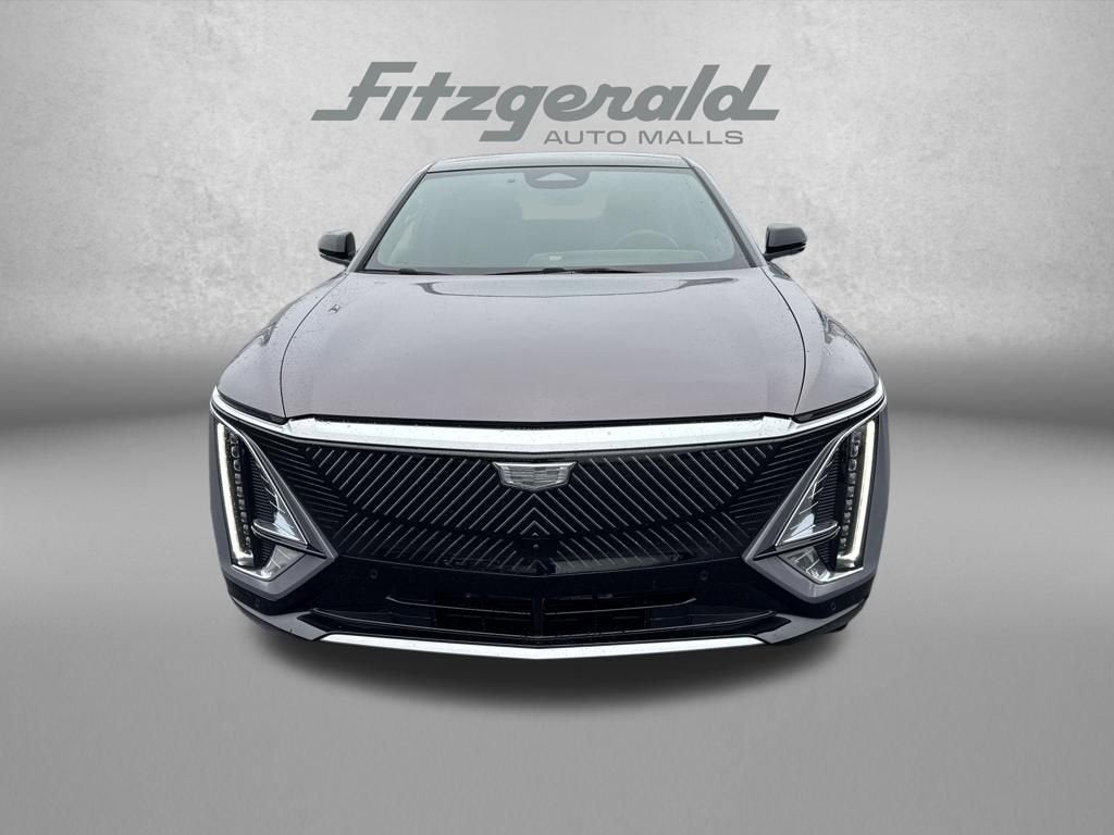 2025 Cadillac LYRIQ Luxury 3