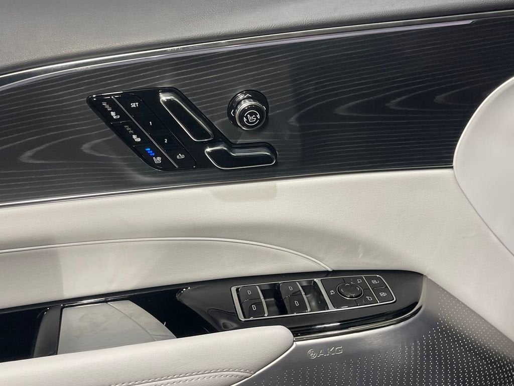 2025 Cadillac LYRIQ Sport 2