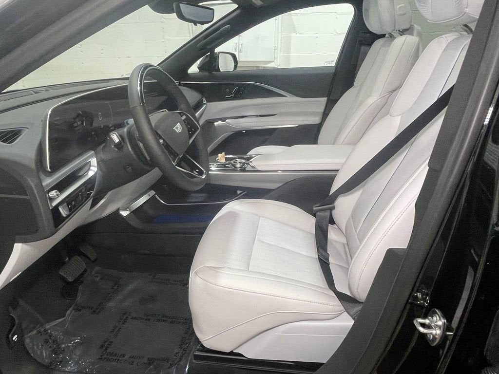 2025 Cadillac LYRIQ Sport 2