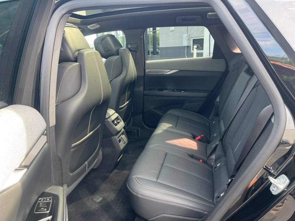 2025 Cadillac OPTIQ Luxury 2