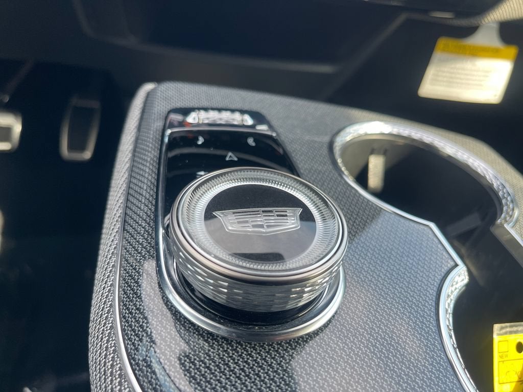 2025 Cadillac OPTIQ Luxury 2