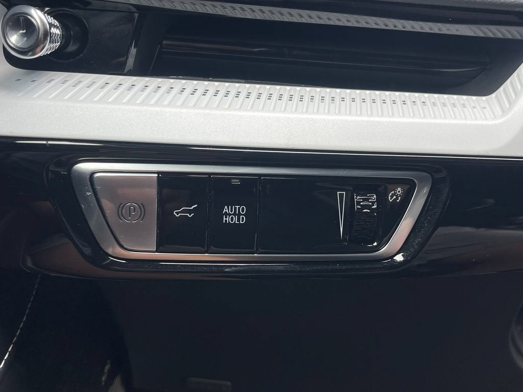 2025 Cadillac OPTIQ Luxury 2