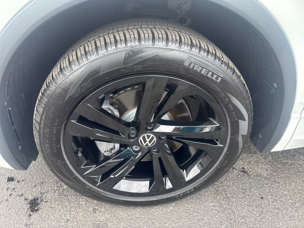 2024 Volkswagen Tiguan SE R-Line Black