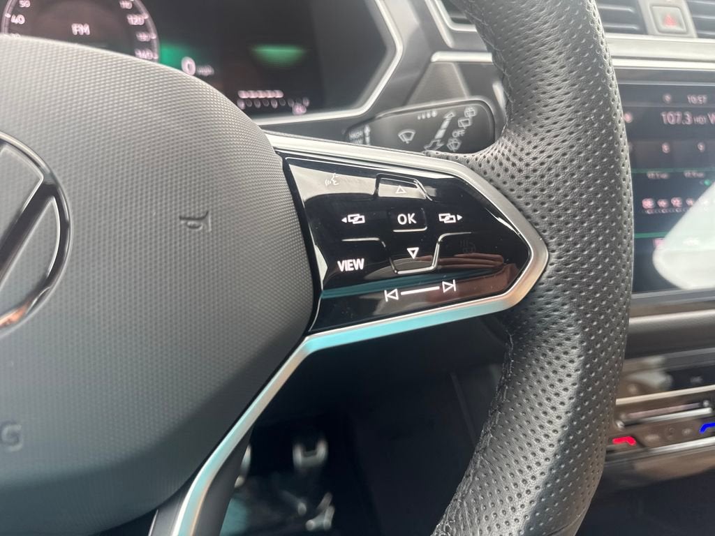 2024 Volkswagen Tiguan SE R-Line Black