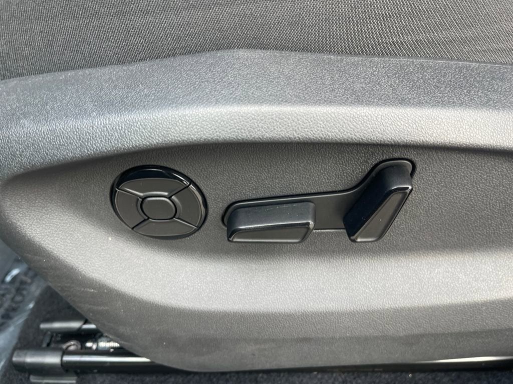 2025 Volkswagen Tiguan SE